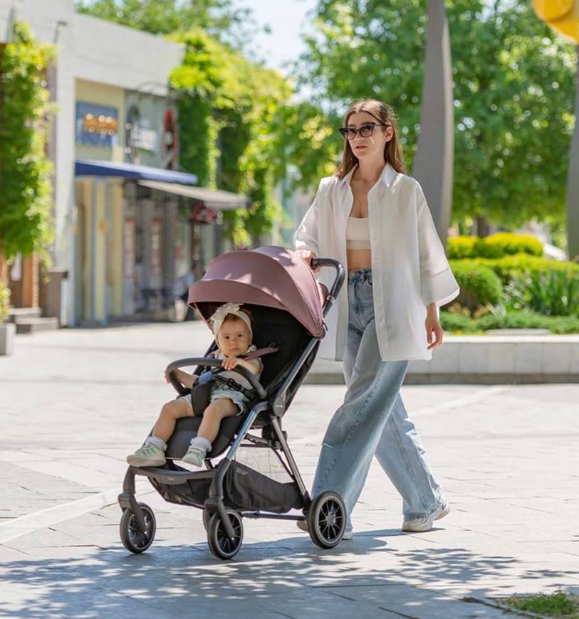 Wózki spacerowe i dziecięce marki Carrello – szeroka oferta w sklepie Dadi-Shop. Nowoczesne, lekkie i komfortowe rozwiązania dla rodziców i maluchów.